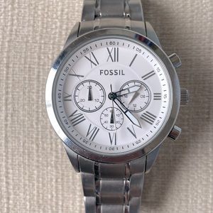 Mens silver Fossil Watch (needs battery)